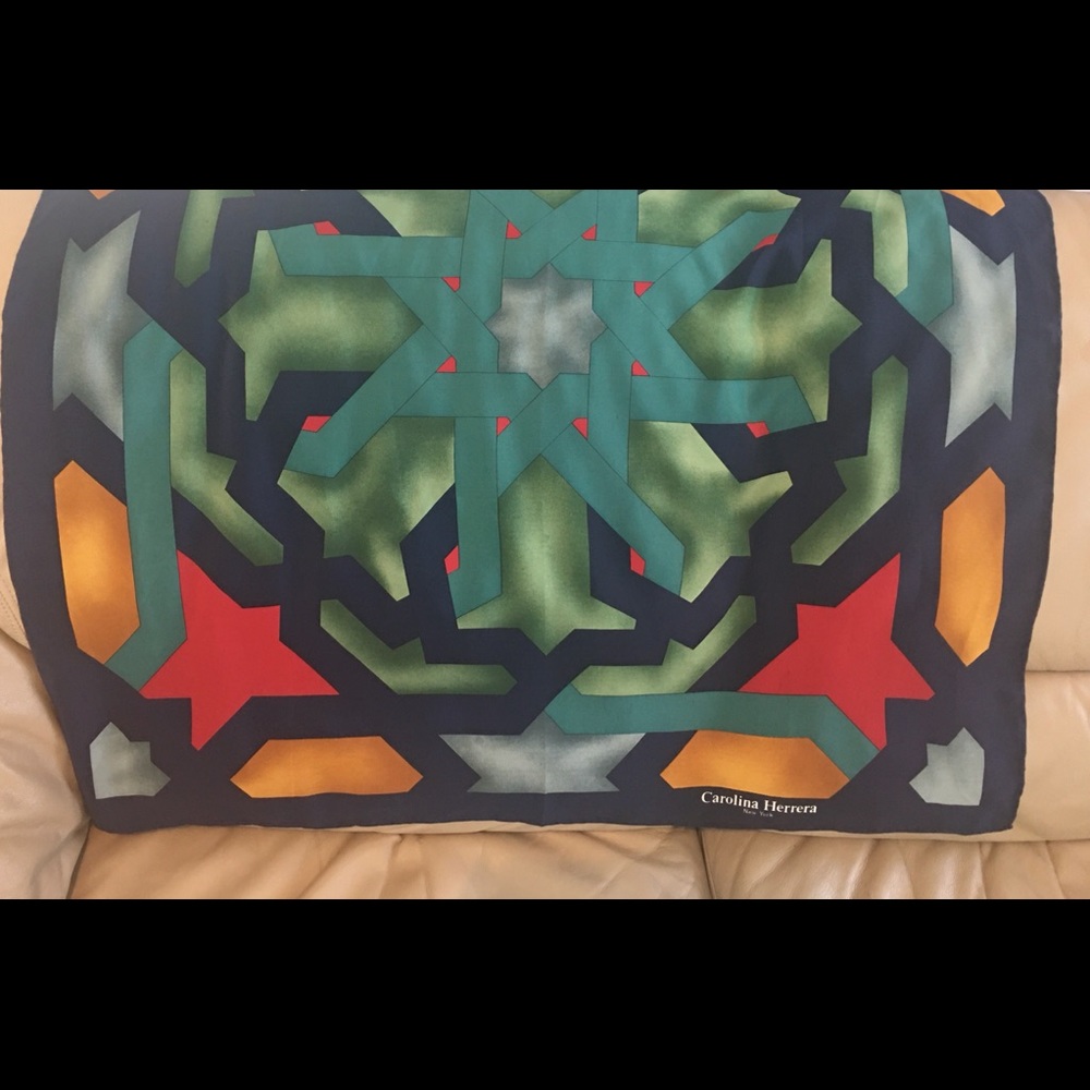Carolina Herrera silk scarf new - Picture 2 of 6